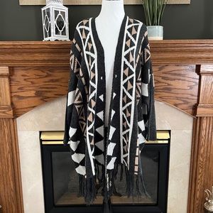 Charlotte Russe Women’s Oversized Aztec Print‎ Fringe Cardigan Sweater M/L NWOT